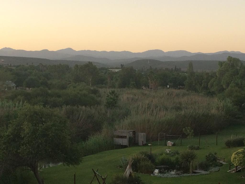 Hôtel Oewerpalms View à Oudtshoorn Extérieur photo