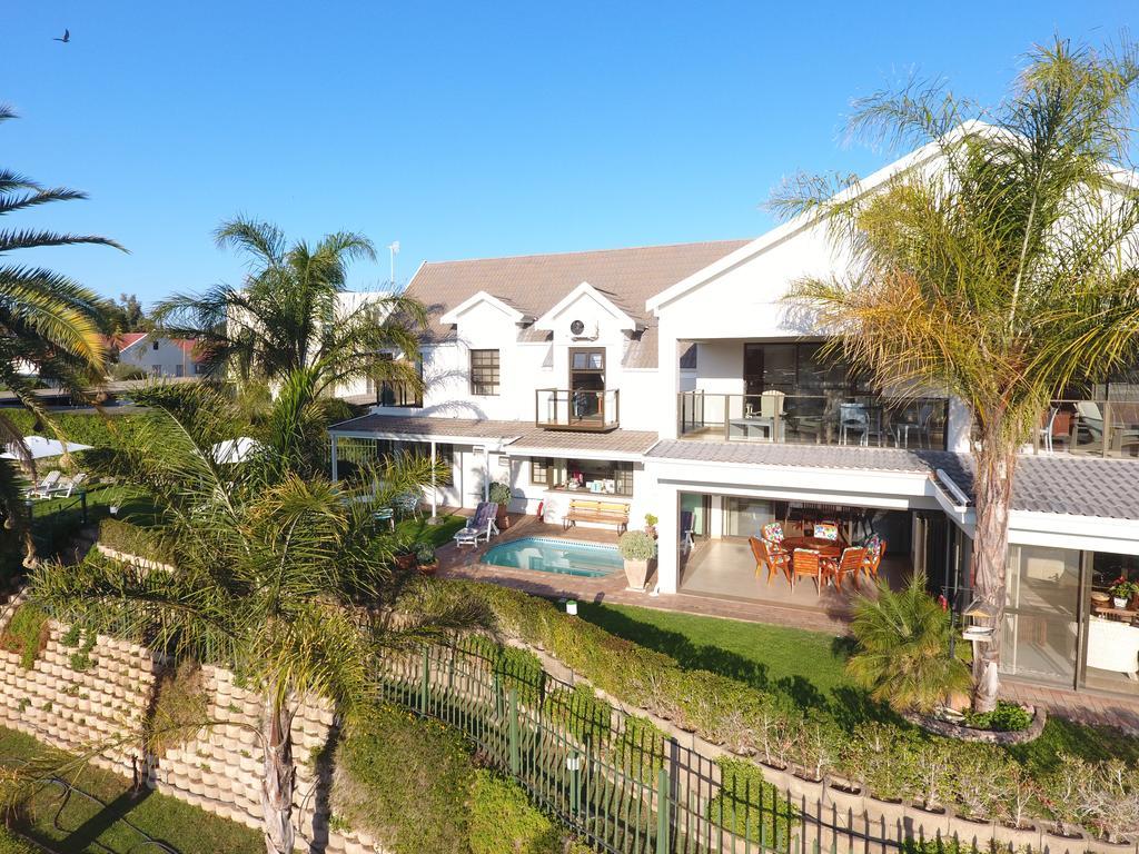Hôtel Oewerpalms View à Oudtshoorn Extérieur photo