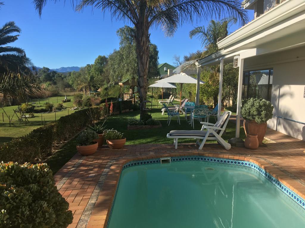 Hôtel Oewerpalms View à Oudtshoorn Extérieur photo