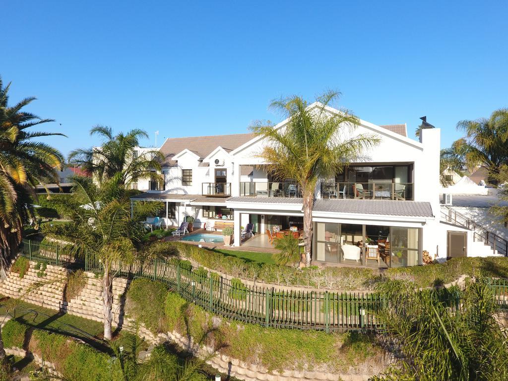 Hôtel Oewerpalms View à Oudtshoorn Extérieur photo